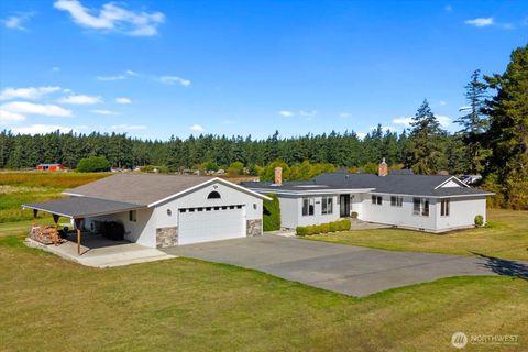 Photo of 1839 Wellington Drive, Oak Harbor, WA 98277 (MLS # 2442259)