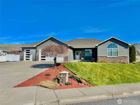 Photo of 154 Springhill Drive, East Wenatchee, WA 98802 (MLS # 2453831)