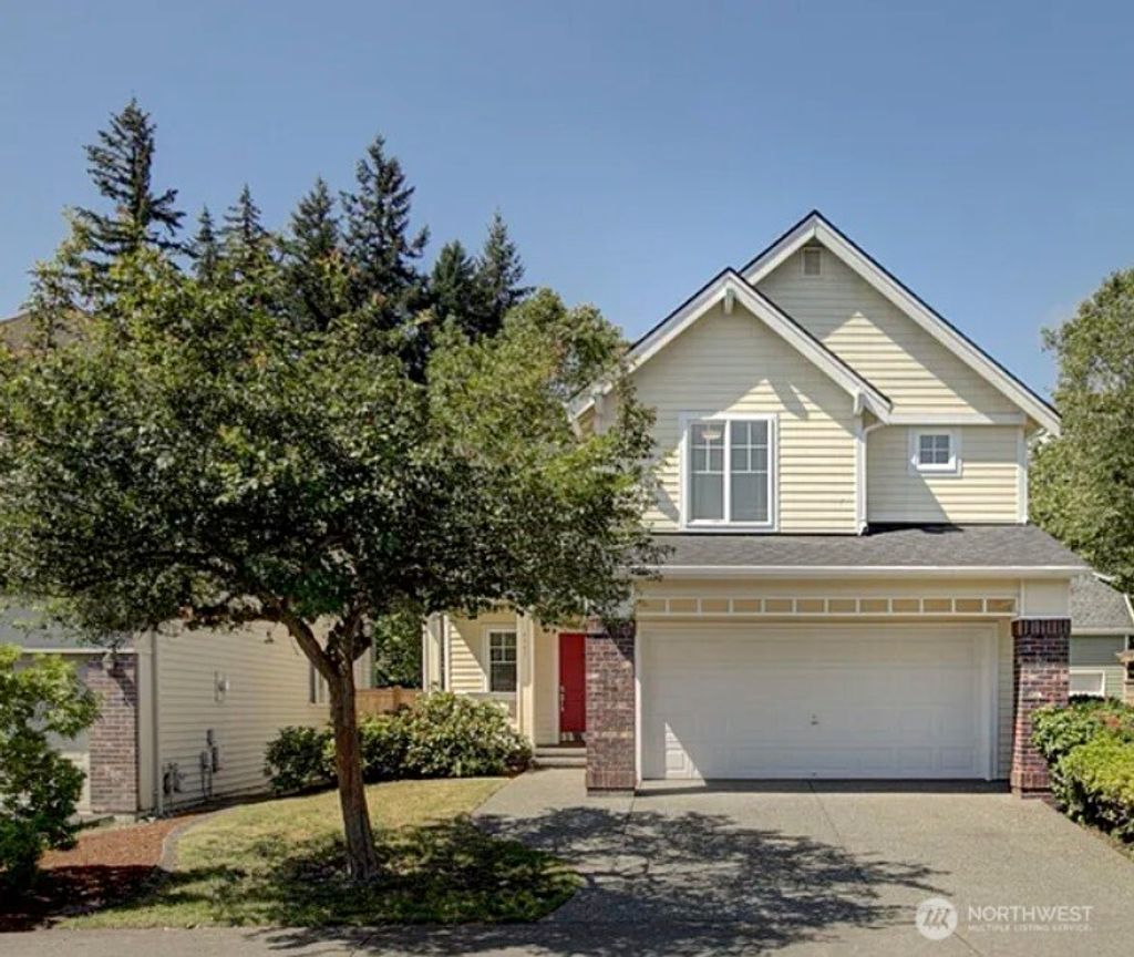 Photo of 4237 SE 249th Court, Sammamish, WA 98029 (MLS # 2354136)