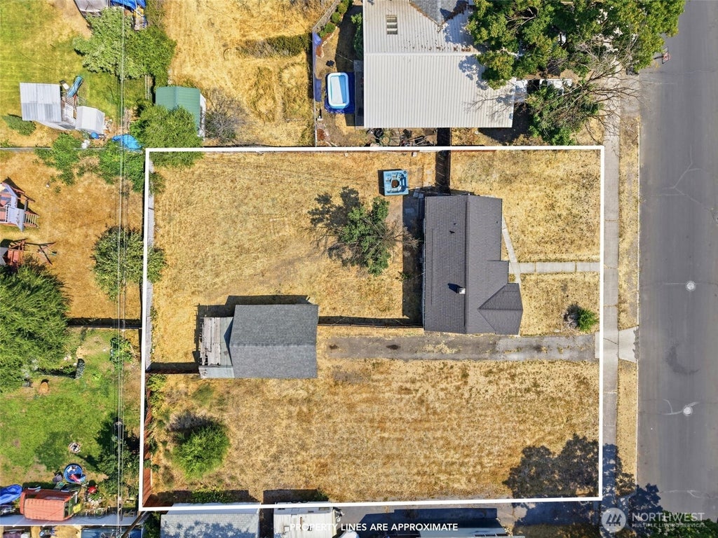 Photo of 717 E Wabash Avenue, Spokane, WA 99207 (MLS # 2584149)