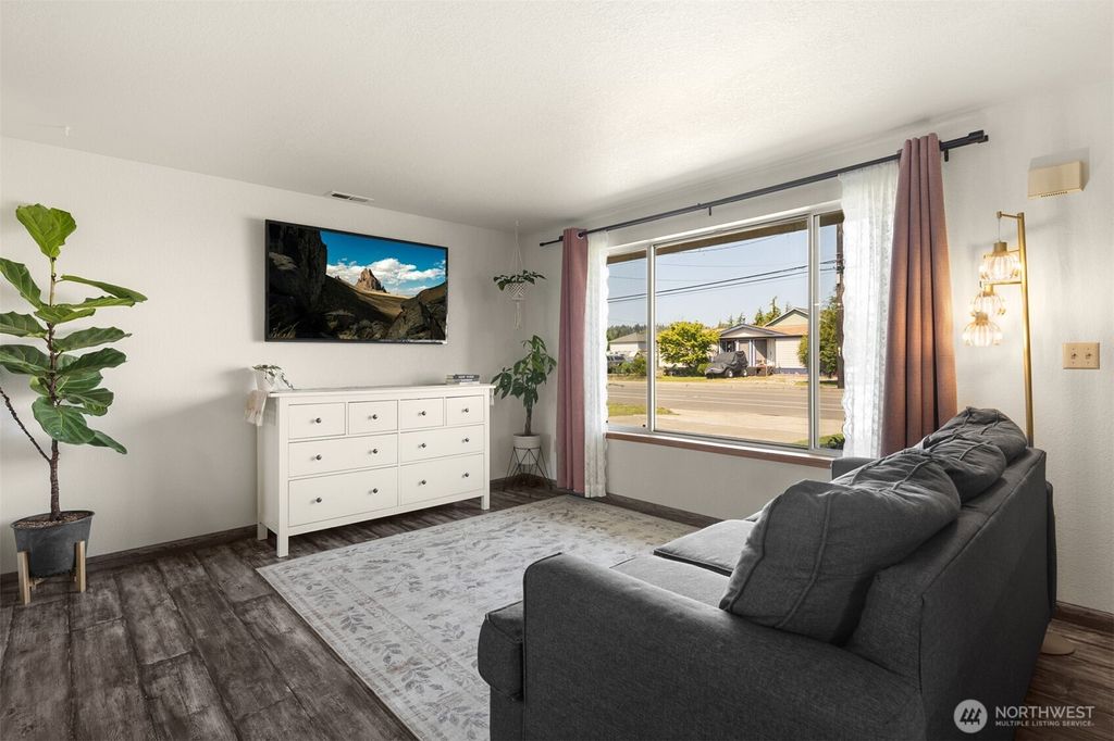 Photo of 318 3rd Avenue SE, Pacific, WA 98047 (MLS # 2369075)