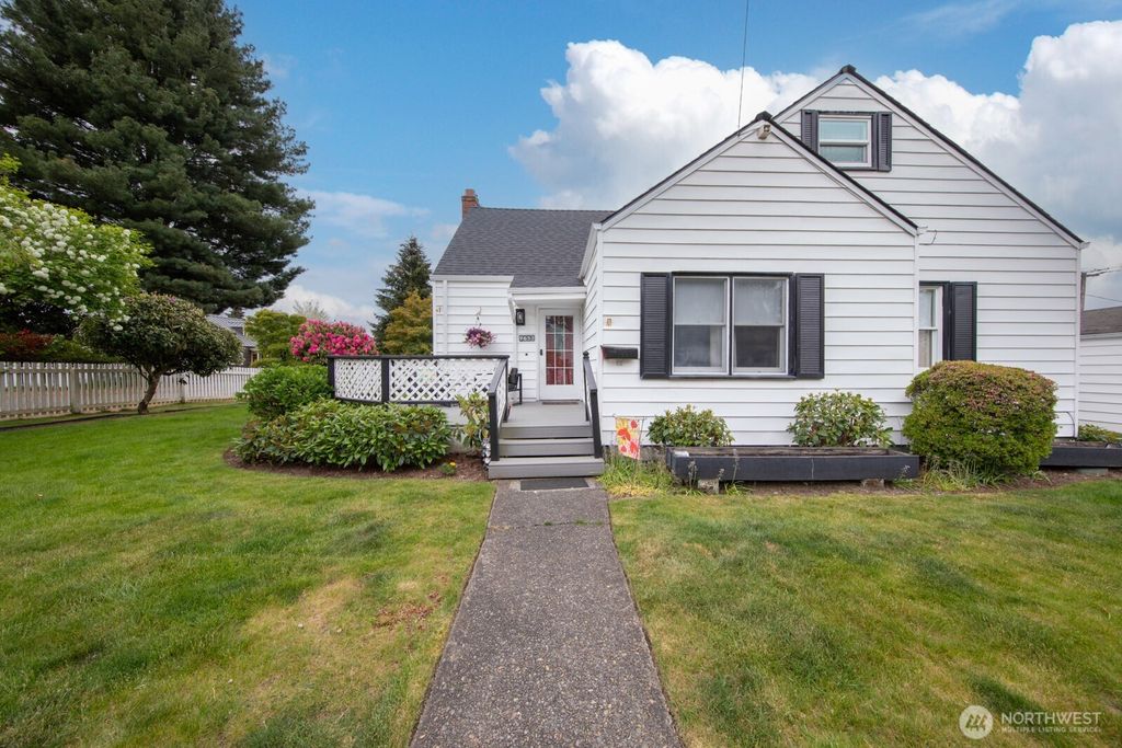 Photo of 9653 7th Avenue NE, Seattle, WA 98115 (MLS # 2375388)