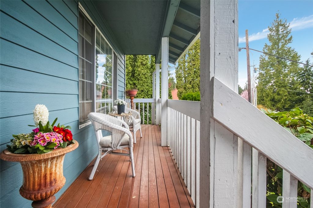 Photo of 8109 NE 161st Place, Kenmore, WA 98028 (MLS # 2069313)