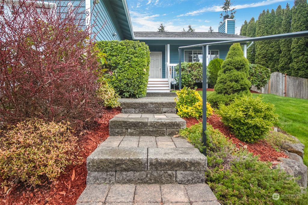 Photo of 8109 NE 161st Place, Kenmore, WA 98028 (MLS # 2069313)