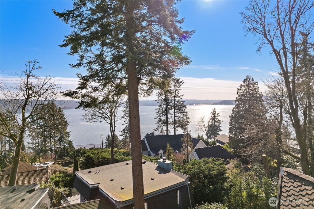 Photo of 8526 E Mercer Way Way, Mercer Island, WA 98040 (MLS # 2481211)