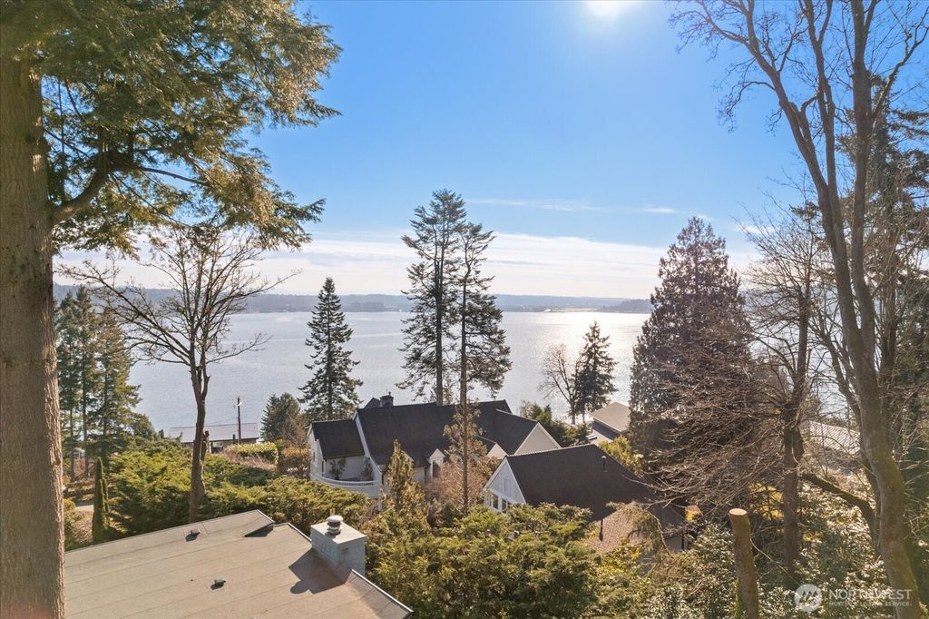 Photo of 8526 E Mercer Way Way, Mercer Island, WA 98040 (MLS # 2481211)