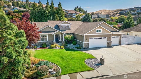 Photo of 609 NE 19th Street, East Wenatchee, WA 98802 (MLS # 2583297)