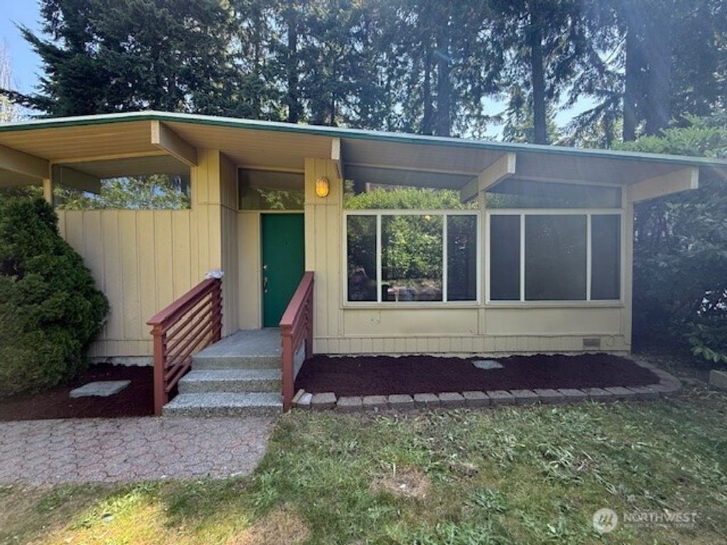 Photo of 19002 Normandy Park Drive, Normandy Park, WA 98166 (MLS # 2388912)