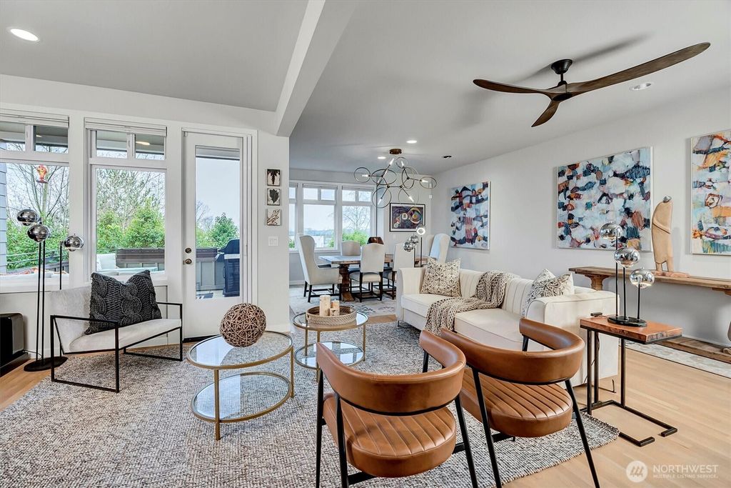 Photo of 8627 112th Lane NE, Kirkland, WA 98033 (MLS # 2473381)