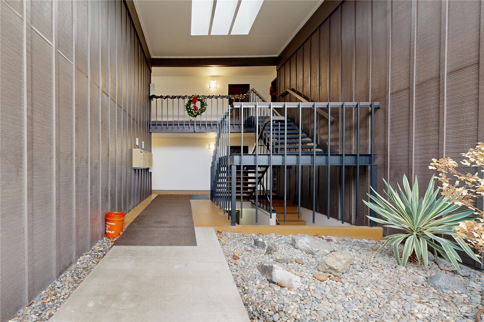 364 Catherine Street B-6