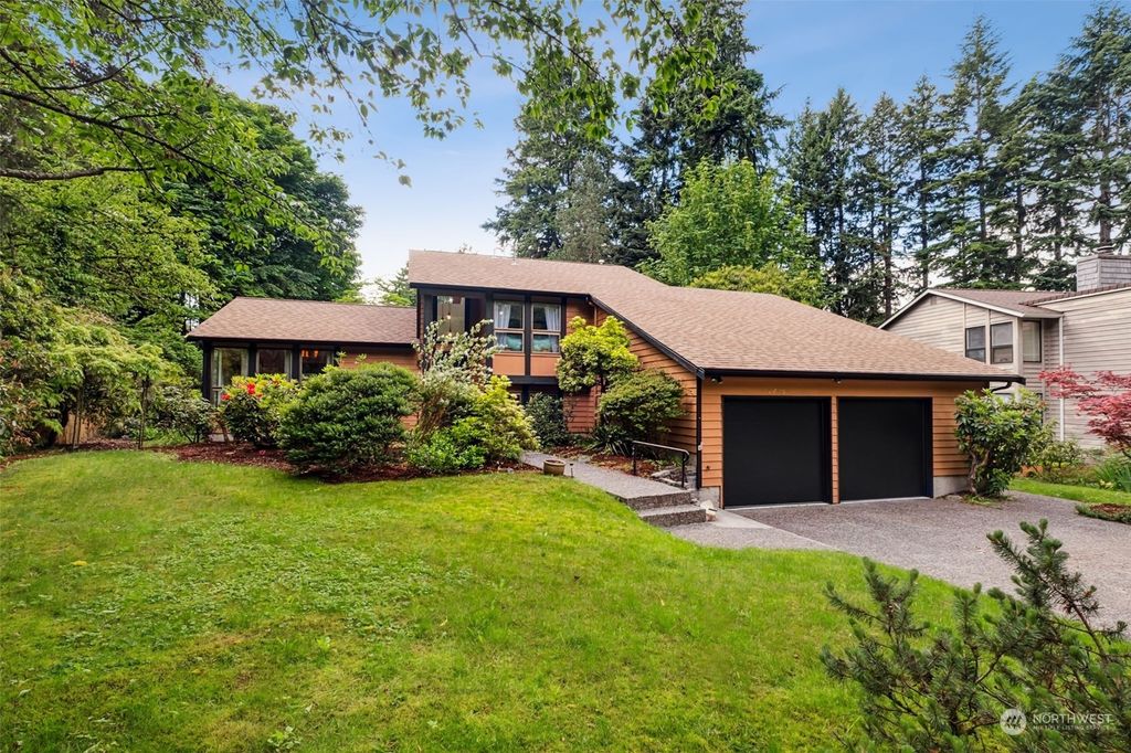 Photo of 9859 S 262nd Place, Kent, WA 98030 (MLS # 2243635)