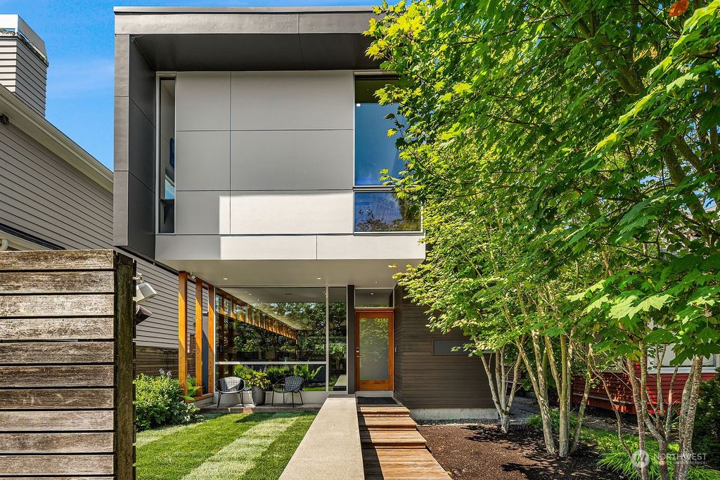 Photo of 1937 5th Avenue W, Seattle, WA 98119 (MLS # 2265749)