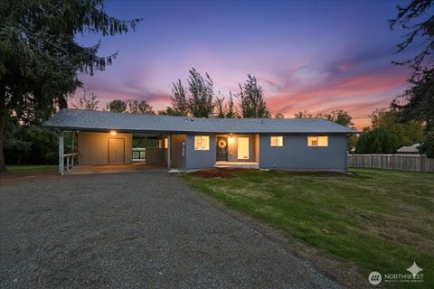 Photo of 153 Green Acres Drive, Castle Rock, WA 98611 (MLS # 2446119)