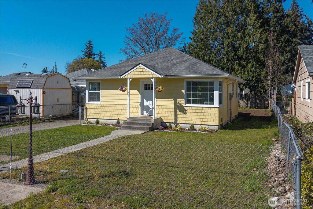 Photo of 815 S 119th Street, Tacoma, WA 98444 (MLS # 2505699)