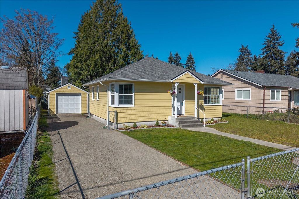 Photo of 815 S 119th Street, Tacoma, WA 98444 (MLS # 2505699)