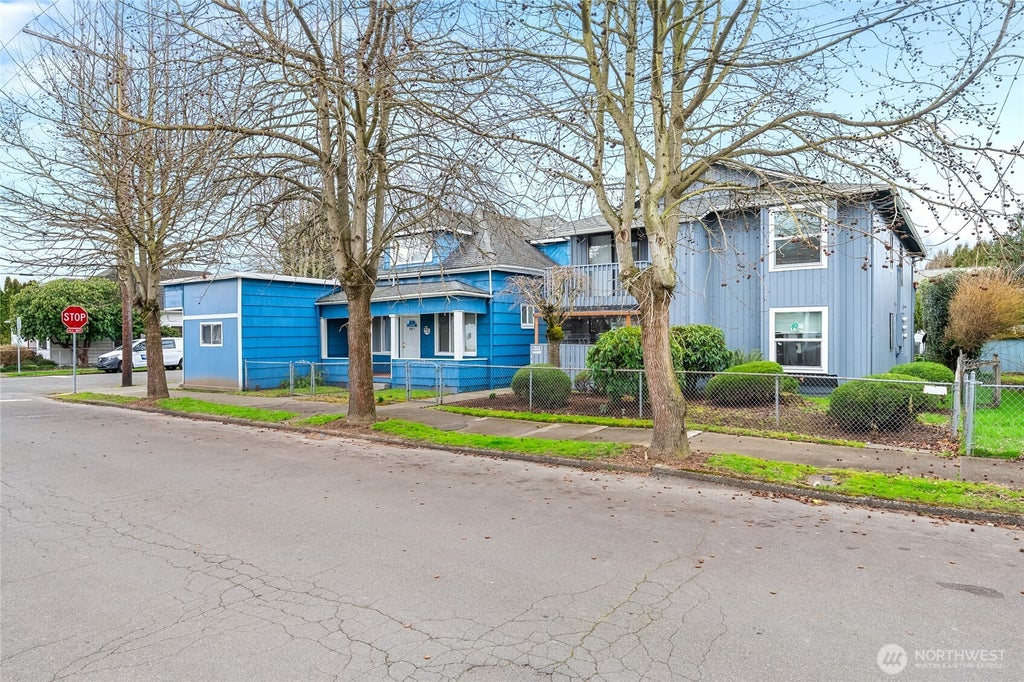 Photo of 441 445 Smithers Avenue S, Renton, WA 98057 (MLS # 2590115)