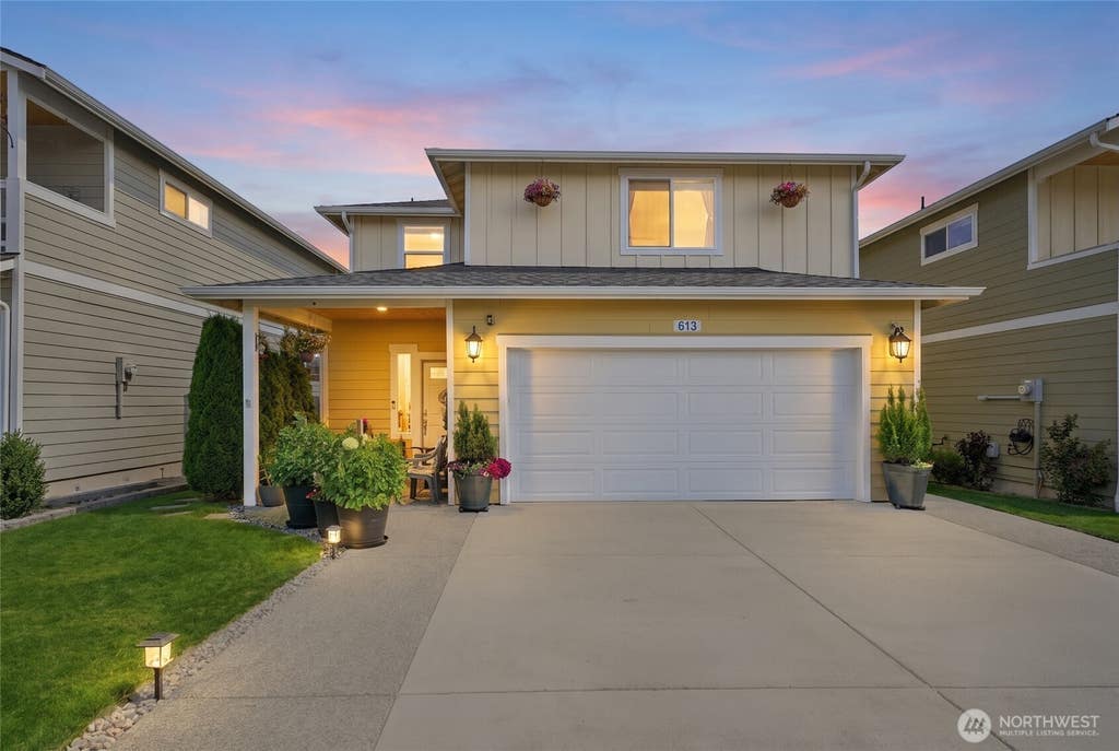 Photo of 613 Stacey Place, Sedro Woolley, WA 98284 (MLS # 2568451)