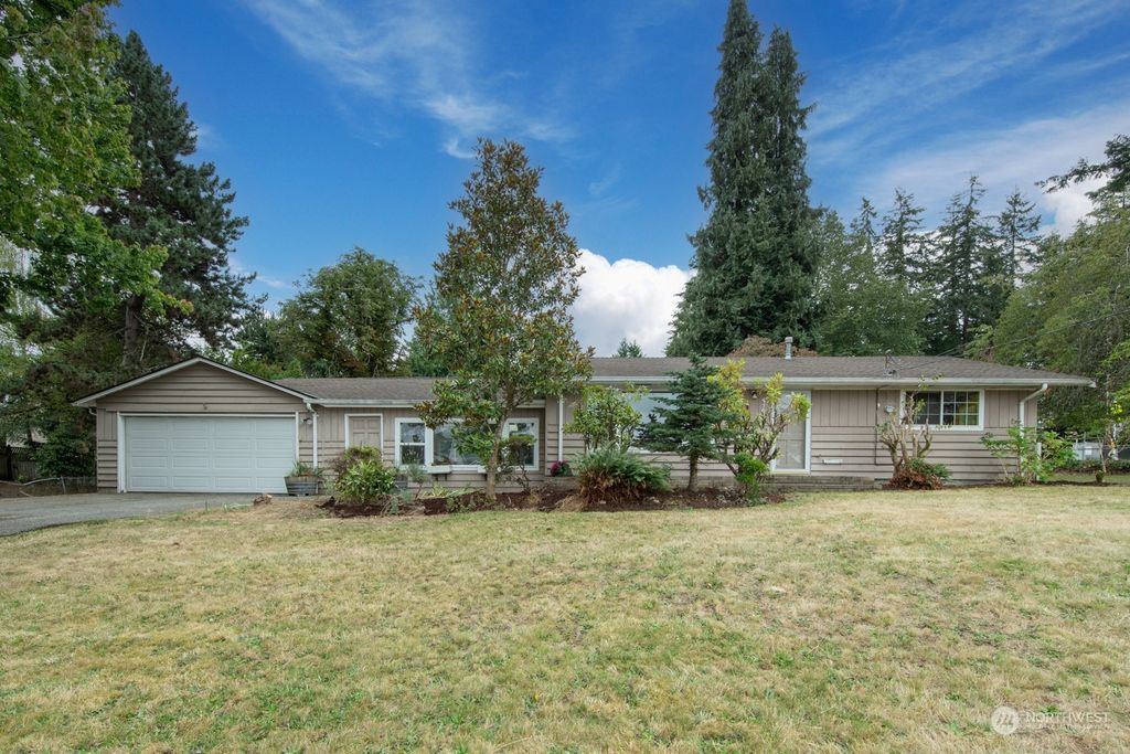 Photo of 4101 NE 25th Place, Renton, WA 98059 (MLS # 2286652)