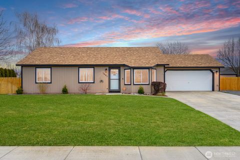 Photo of 1401 S Hamilton Road, Moses Lake, WA 98837 (MLS # 2492547)