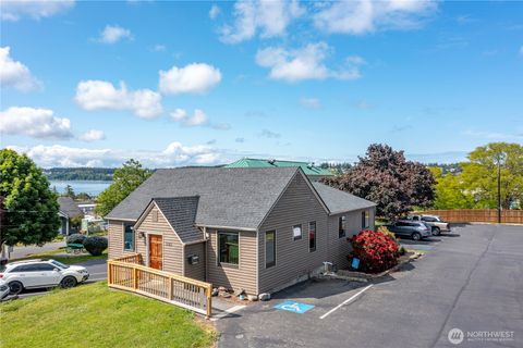 Photo of 1121 SE Dock Street, Oak Harbor, WA 98277 (MLS # 2378792)