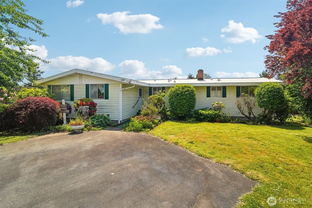Photo of 32427 6th Avenue, Black Diamond, WA 98010 (MLS # 2386006)