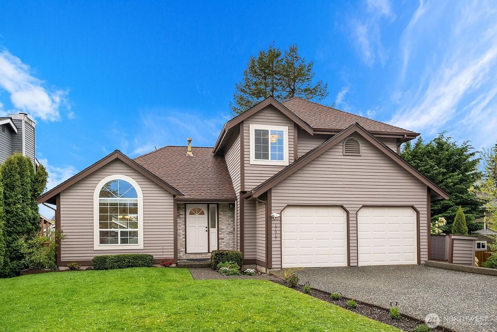 Photo of 17917 162nd Place SE, Renton, WA 98058 (MLS # 2357652)