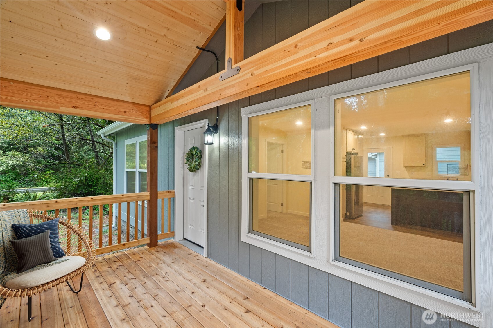 390 Mira Court SE