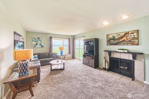 Photo of 210 26th Street NW #428, Long Beach, WA 98631 (MLS # 2401456)