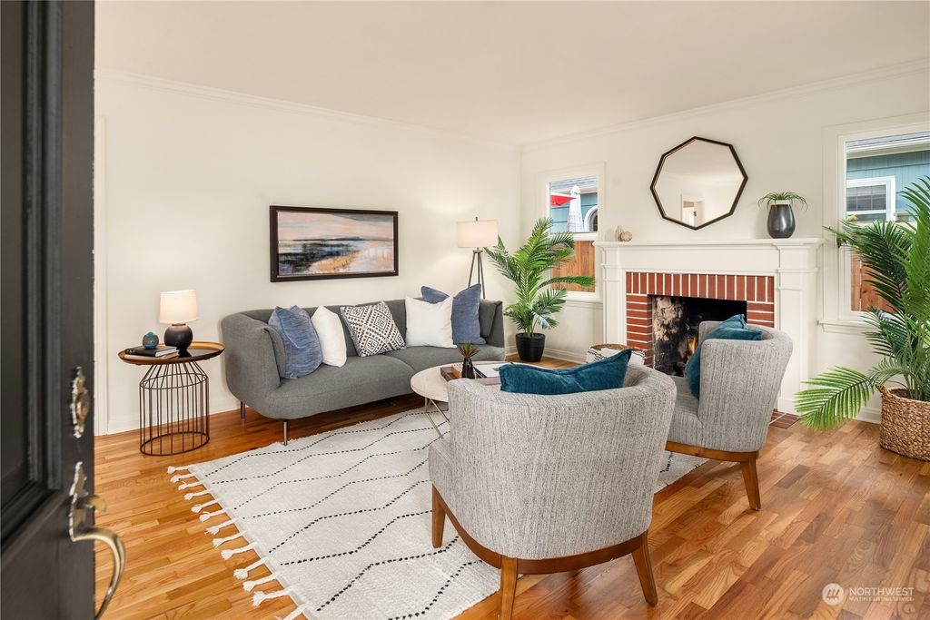 Photo of 6605 Holly Place SW, Seattle, WA 98136 (MLS # 2257758)