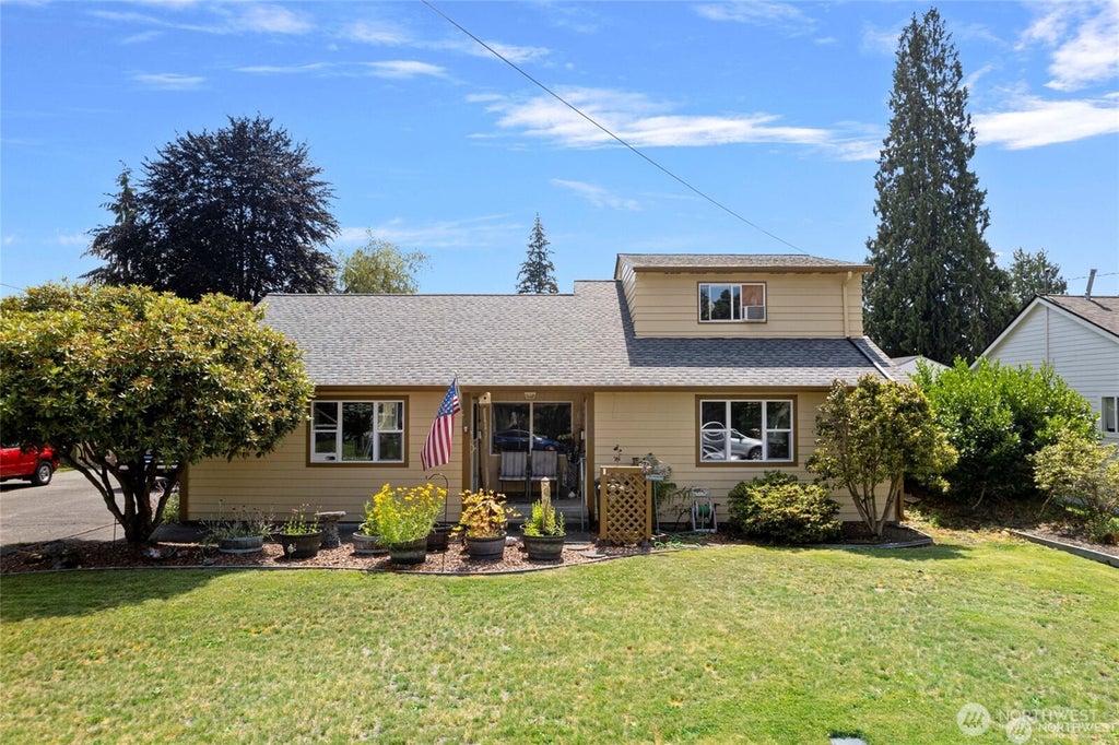 Photo of 1021 Talcott Street, Sedro Woolley, WA 98284 (MLS # 2585249)