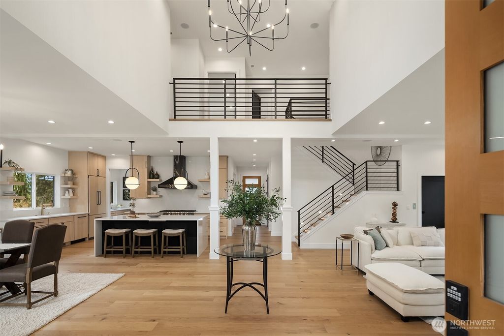 Photo of 12226 NE 70th Street, Kirkland, WA 98033 (MLS # 2494860)