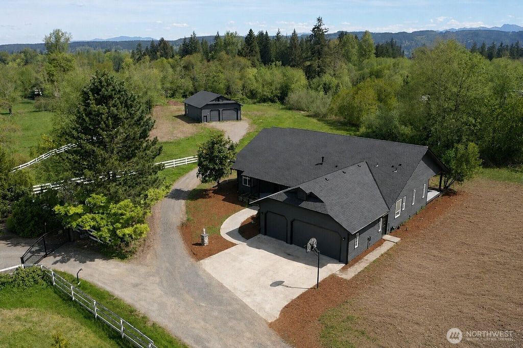 Photo of 31728 SE Issaquah Fall City Road, Fall City, WA 98024 (MLS # 2511915)