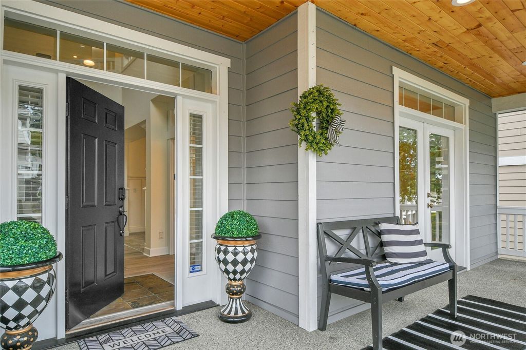 Photo of 1011 N 27th Place, Renton, WA 98056 (MLS # 2440565)