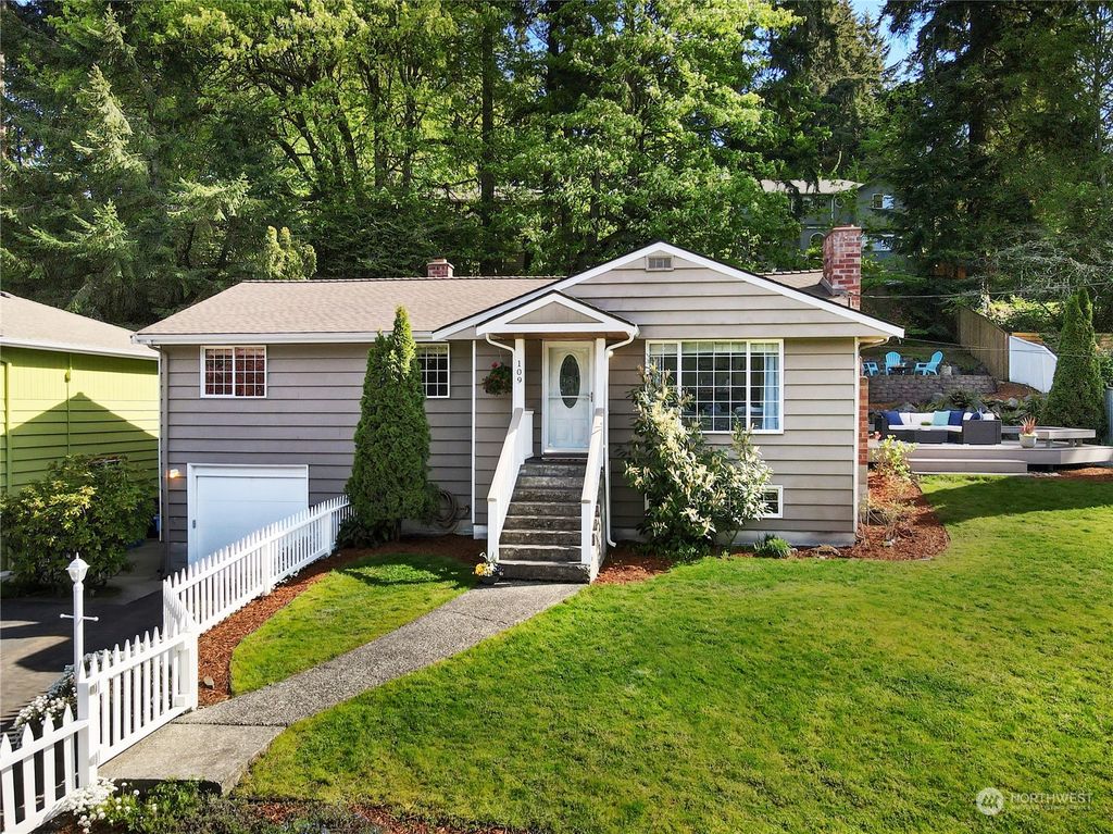 Photo of 109 NW 173rd Street, Shoreline, WA 98177 (MLS # 2231749)