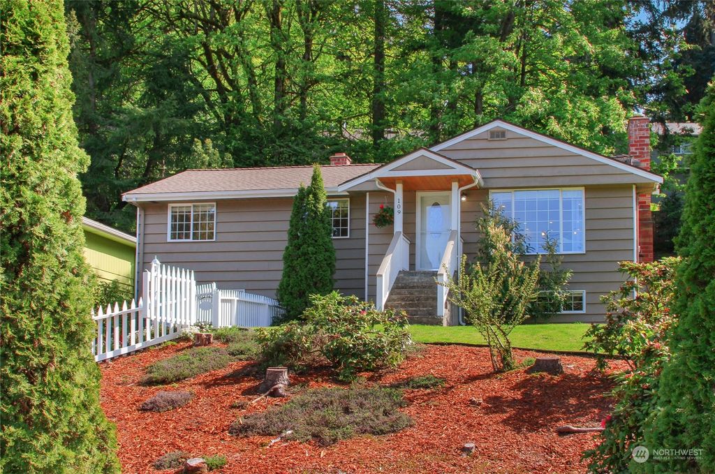 Photo of 109 NW 173rd Street, Shoreline, WA 98177 (MLS # 2231749)