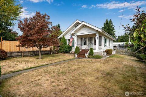 Photo of 2225 61st Street SE, Everett, WA 98203 (MLS # 2427191)