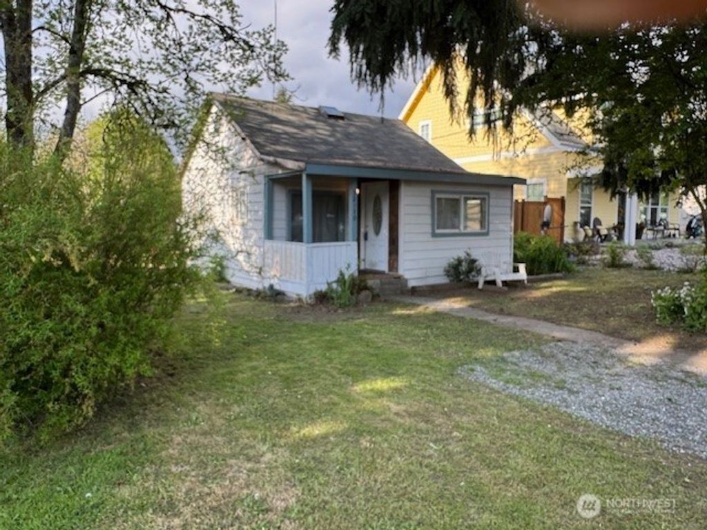 Photo of 32130 E Reitze Street, Carnation, WA 98014 (MLS # 2333465)