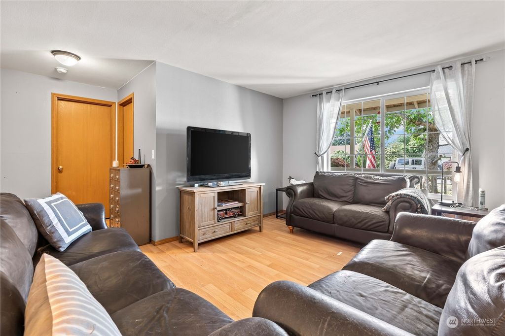 listing image 9366569495390246062