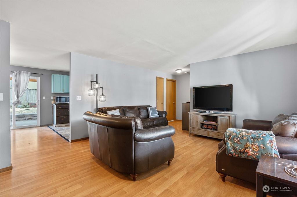 listing image 9368163945516279934