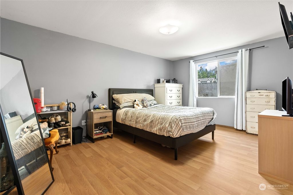listing image 9360652925092443973