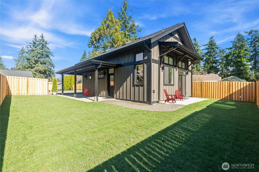 Photo of 2905 Cedarwood Avenue, Bellingham, WA 98225 (MLS # 2532108)