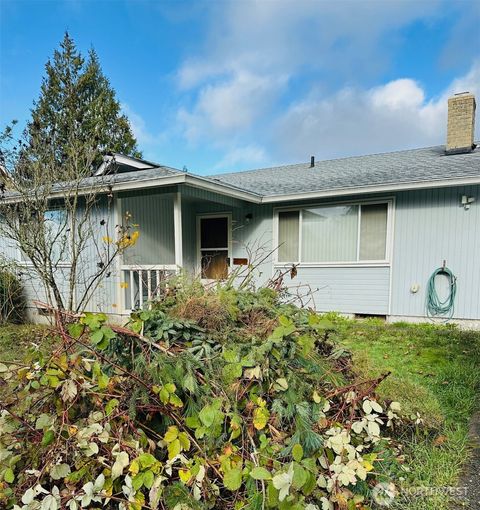 Photo of 1522 Clements Street, Bremerton, WA 98310 (MLS # 2475430)