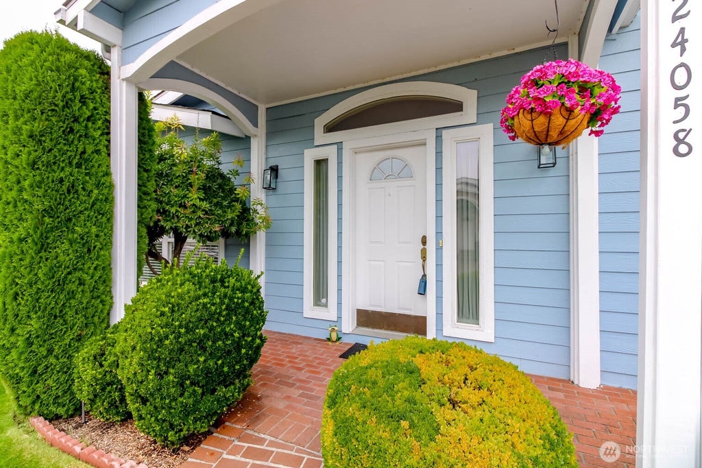 Photo of 24058 222nd Avenue SE #20, Maple Valley, WA 98038 (MLS # 2520883)