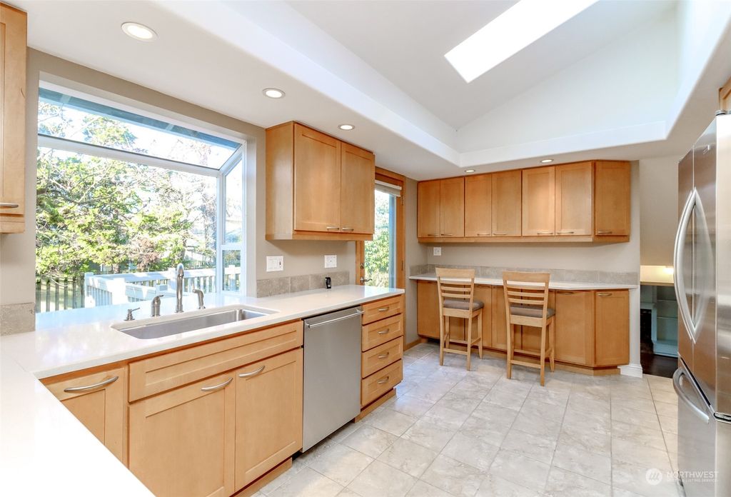 Photo of 11819 104th Avenue NE, Kirkland, WA 98034 (MLS # 2187578)