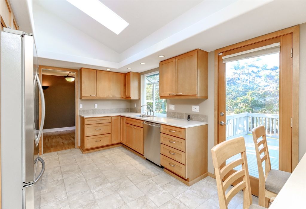 Photo of 11819 104th Avenue NE, Kirkland, WA 98034 (MLS # 2187578)