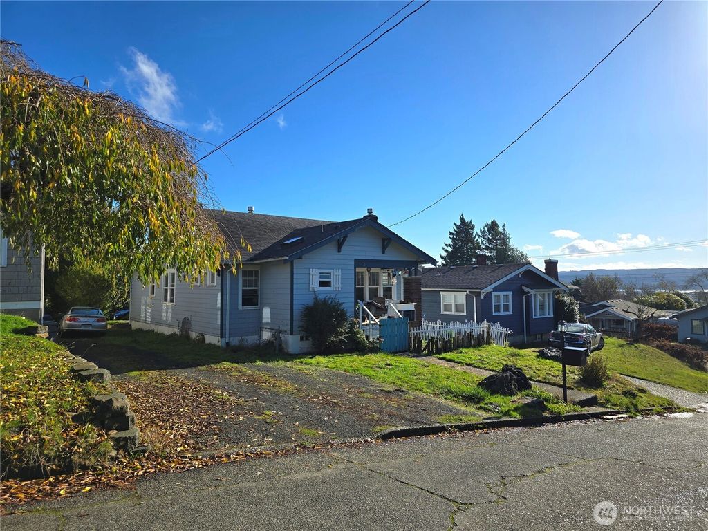 Photo of 906 N Rice Street, Aberdeen, WA 98520 (MLS # 2458391)
