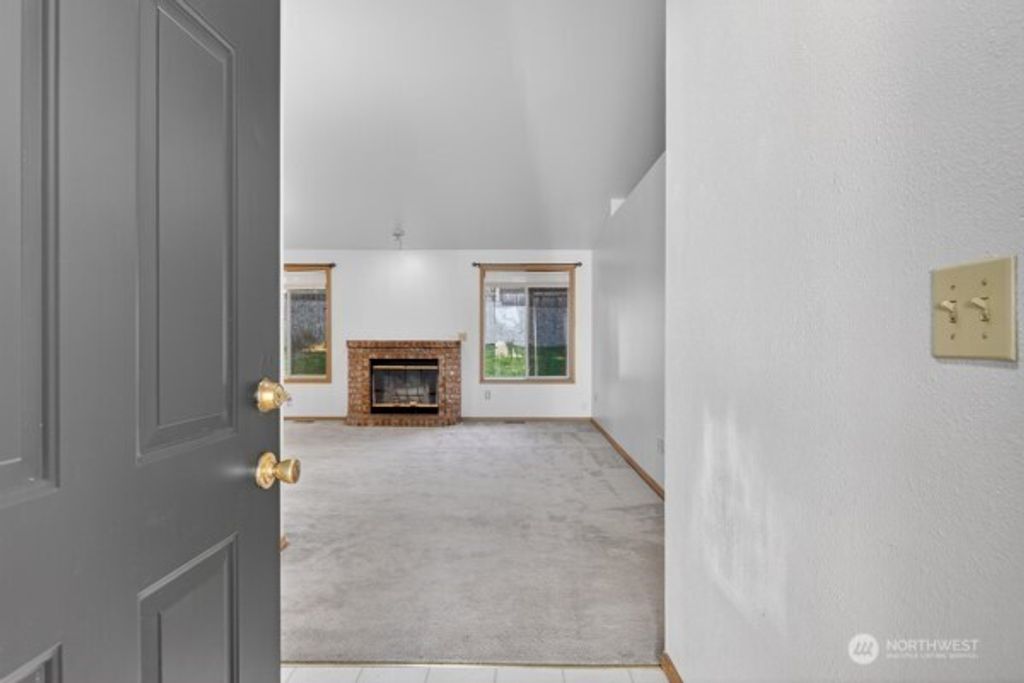 Photo of 21622 120th Avenue SE, Kent, WA 98031 (MLS # 2479741)