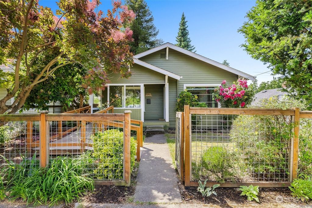 Photo of 9217 20th Avenue SW, Seattle, WA 98106 (MLS # 2077575)