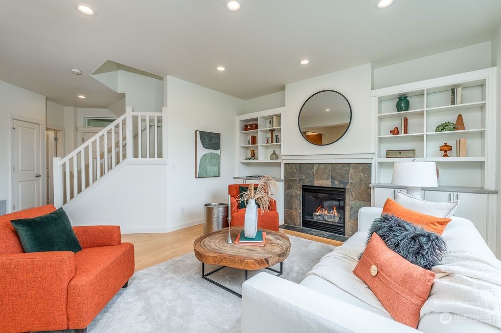 Photo of 552 Lingering Pine Drive NW, Issaquah, WA 98027 (MLS # 2238789)