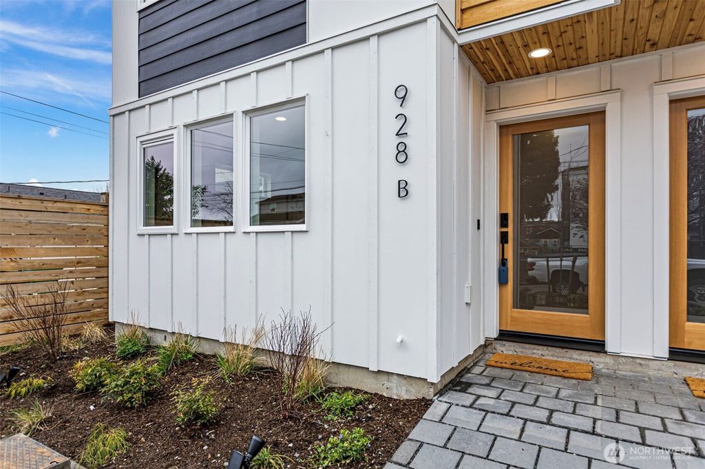 Photo of 928 NW 57th Street #B, Seattle, WA 98107 (MLS # 2494464)